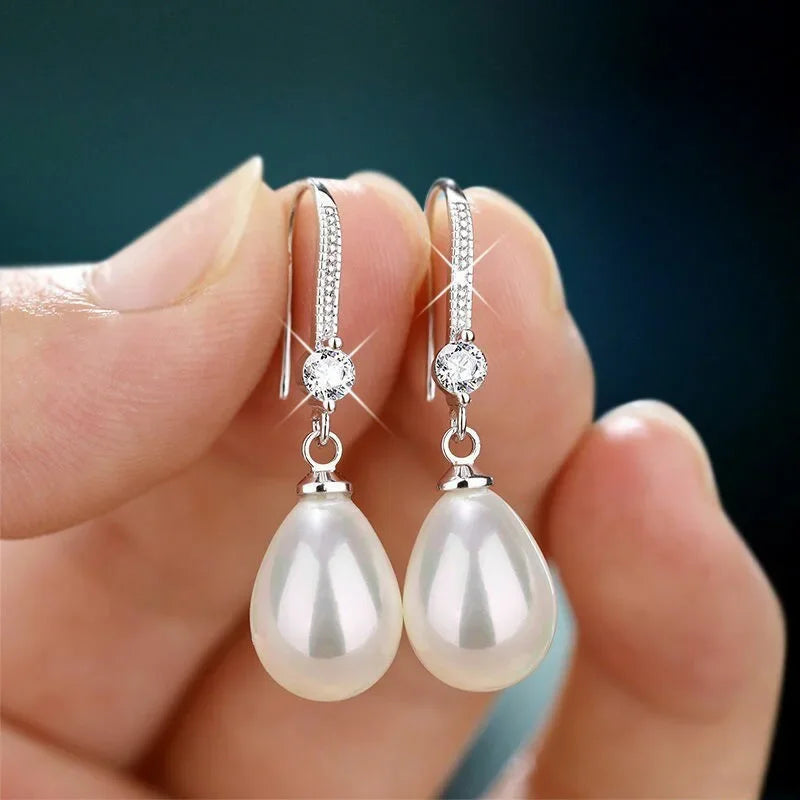 Ladies Freshwater Pearl Drop Earrings
